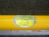 EZY TOOLS - ALUMINIUM CONCRETE SCREED WITH LEVEL